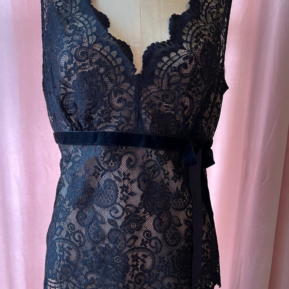 Ann Taylor LOFT Holiday lace top with camisole lining and velvet bow~ Sz 10